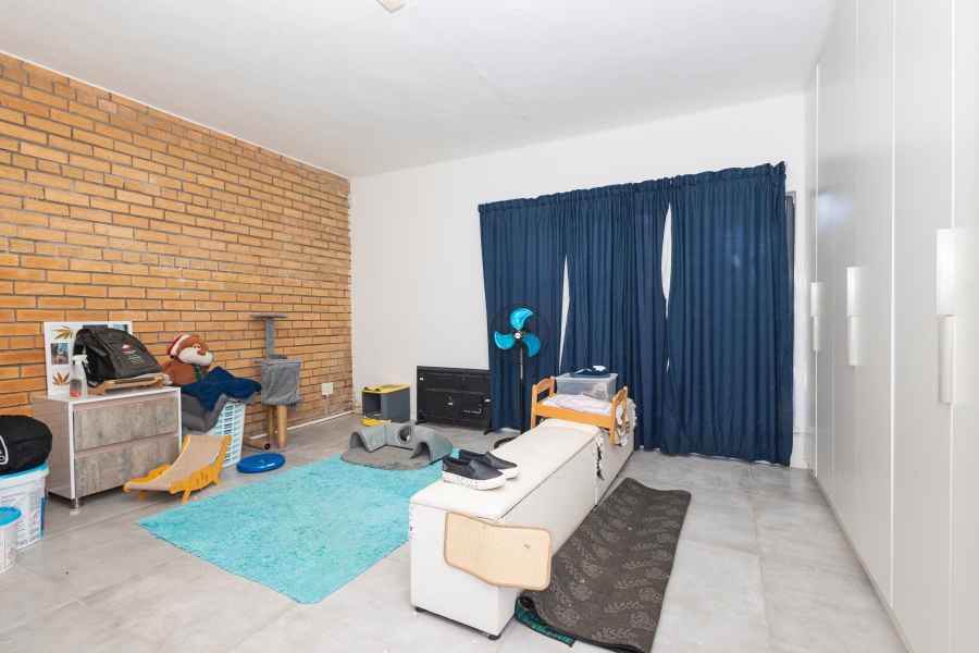 4 Bedroom Property for Sale in Loevenstein Western Cape